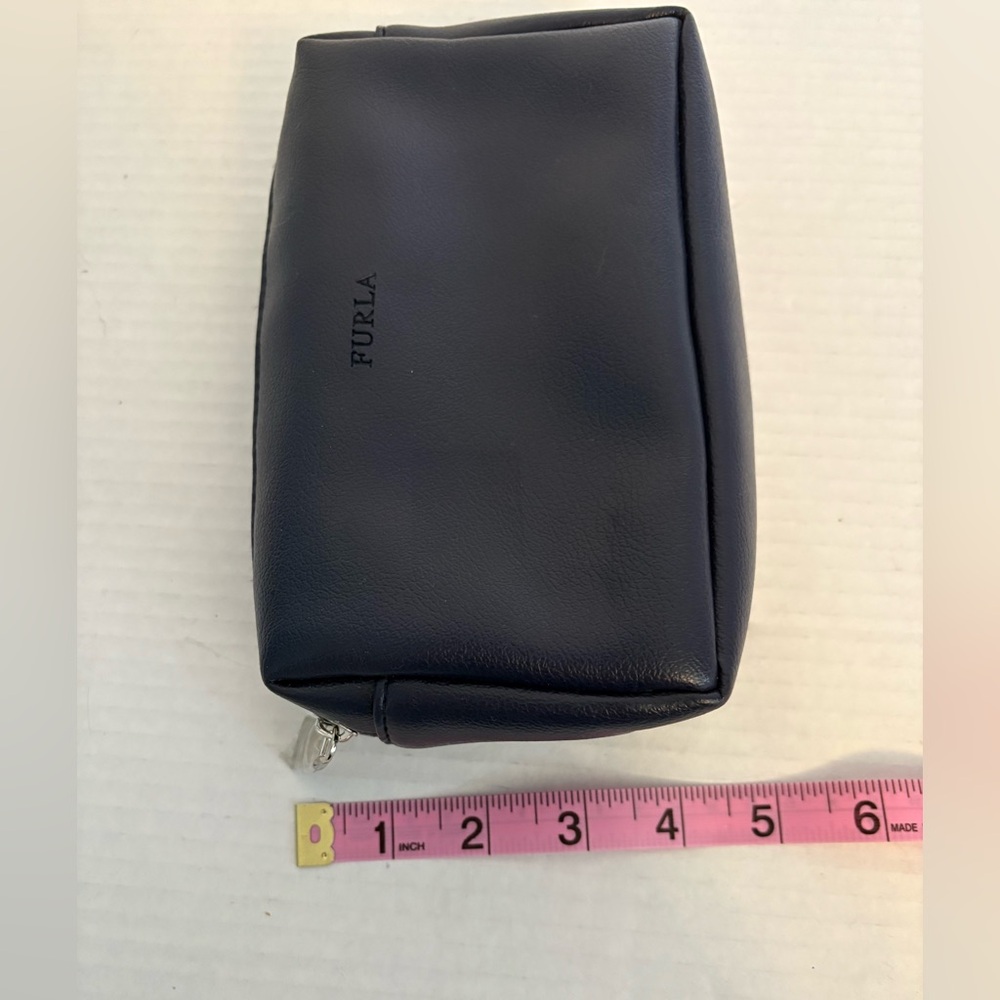 Furla Navy airline cosmetic case with eye mask - Picture 3 of 6